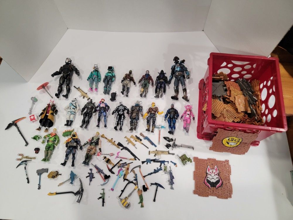 2018-2020 Jazwares Epic Games Fortnite 4" Lot of 19 Figures, Weapons, & More