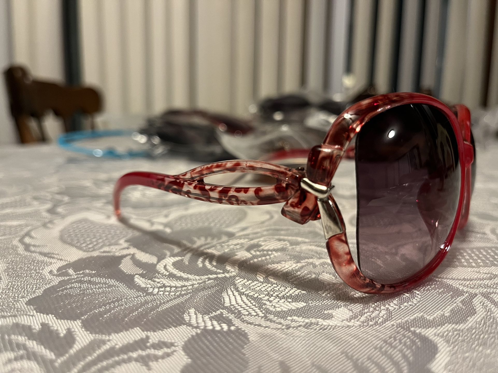 $5 Women’s Sunglasses 