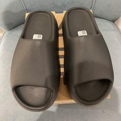Yeezy Slides And Yeezy Boost 350 V2 Bundle