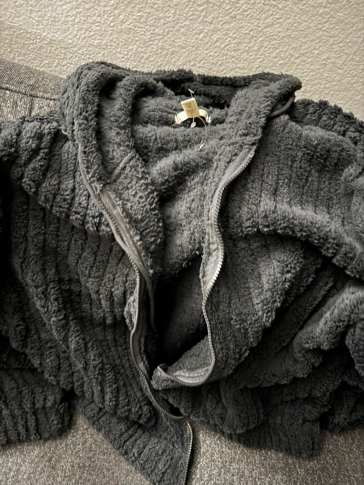 Women’s 1x Teddy Zip Up Sweater New