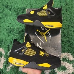 Jordan 4 Thunder