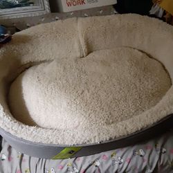 XLarge Dog Bed Like New $35.00 Cash Only (Serious Buyers)