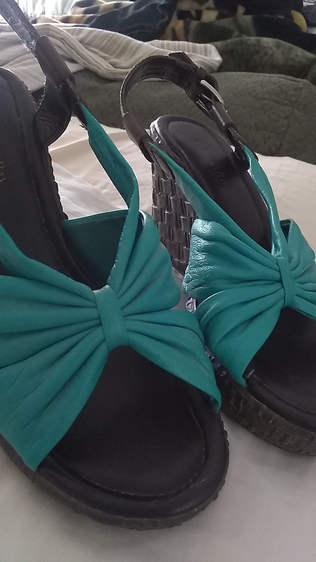 Emerald wedge shoes and brown leather 7.5