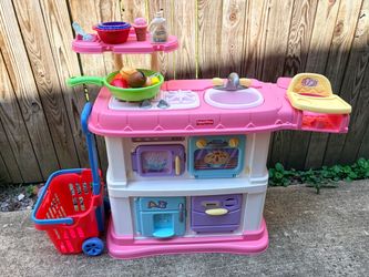 FISHER PRICE KITCHEN PLAY SET WITH FOOT ITEMS AND CART
