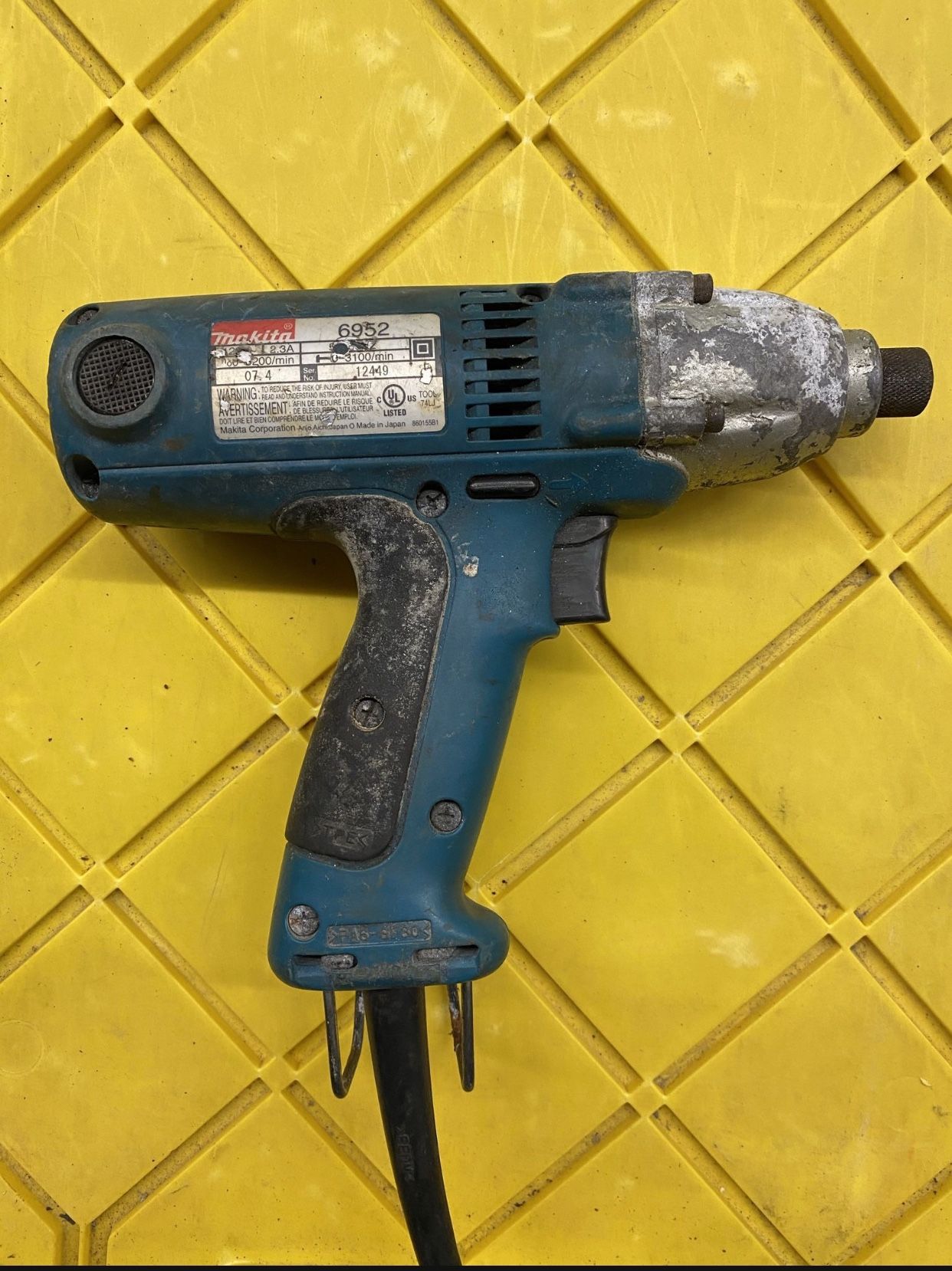Makita 6952 Impact Driver w/ 1/4" Hex Drive