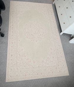 Used rug light pink beautiful pattern