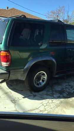 No está bien la transmisión Muy buen motor tiene