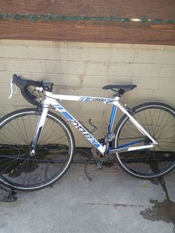 Corera 350-zycle road bike