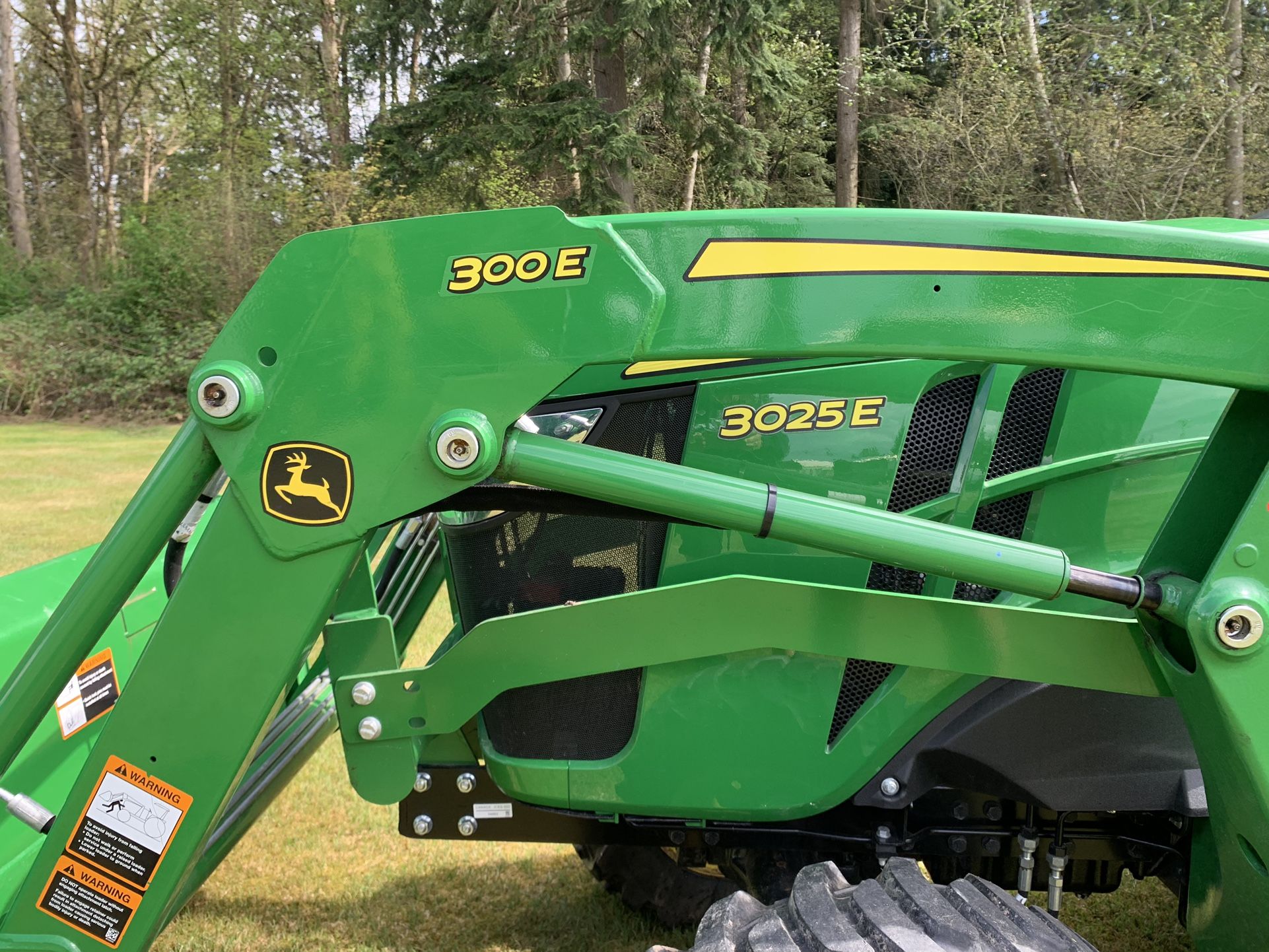 2019 John Deere 3025 E Tractor W/Backhoe for Sale in Arlington, WA