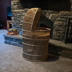 Vintage 1980’s Baby Bassinet