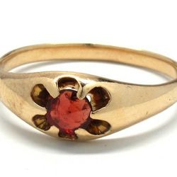 Ladies Garnet/14K Gold Birthstone Ring
