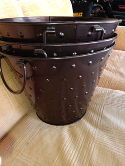 Set of 3 buckets