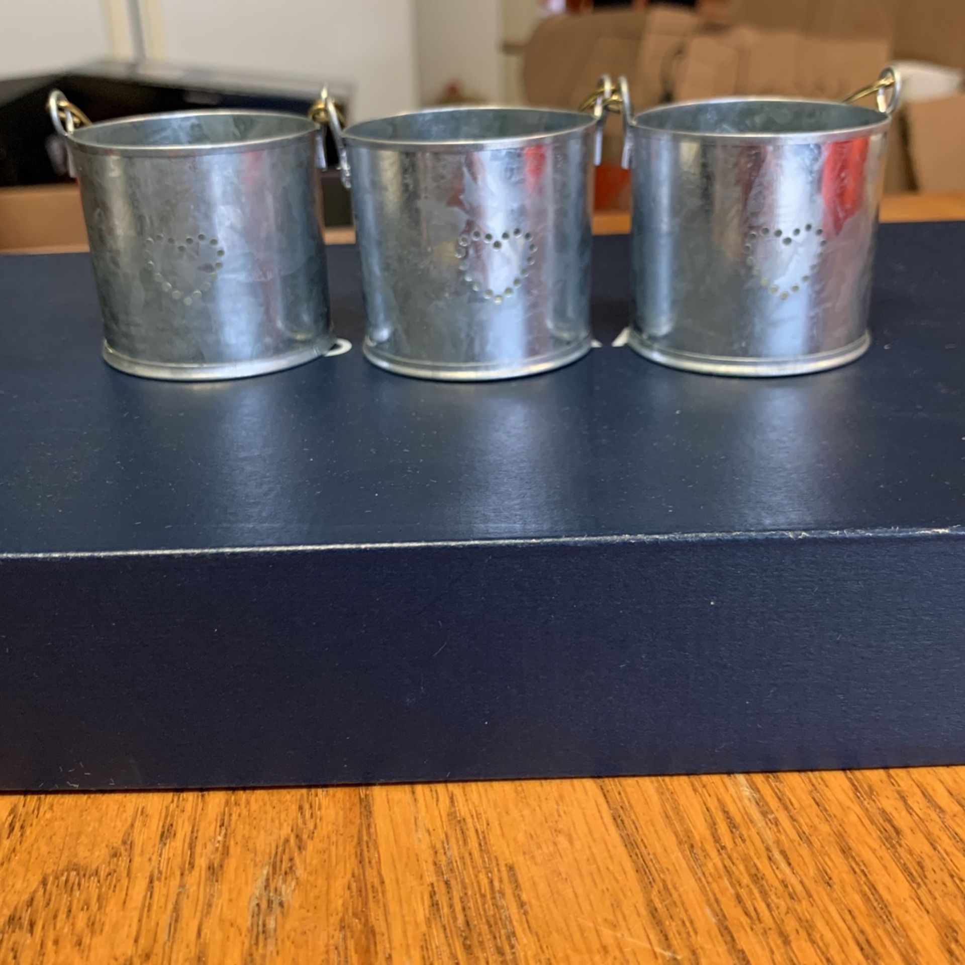 12 Mini Tin Vase With Heart