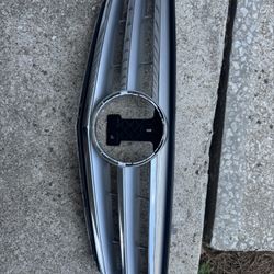 OEM 2012 Mercedes C250 Grill