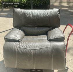 Premium Power Recliner – Dark Gray Plush Leatherette (Excellent Condition!)