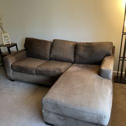 Pullout bed couch