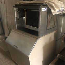Large Isomatic Ice Machine 