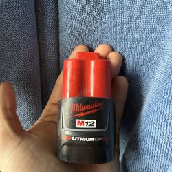M12 battery Milwaukee 