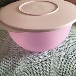 Tupperware Impression Bowl 31.7 Cups