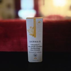 VITAMIN C

O-ETHICAL

DERMA E

Vitamin C

No Dark Circles

Perfecting

Eve Cream

Turmeric & Caffeine

Mura

