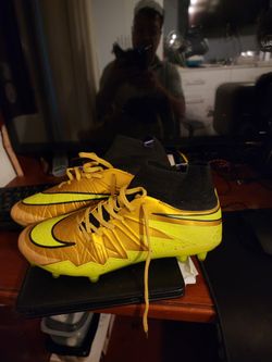 Nike Soccer Shoes New Condition 