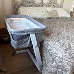 Infant bedside bassinet