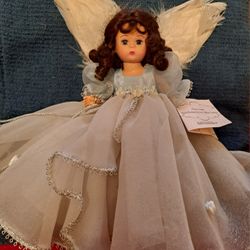 Madame ALEXANDER DOLL - PEACE ANGEL