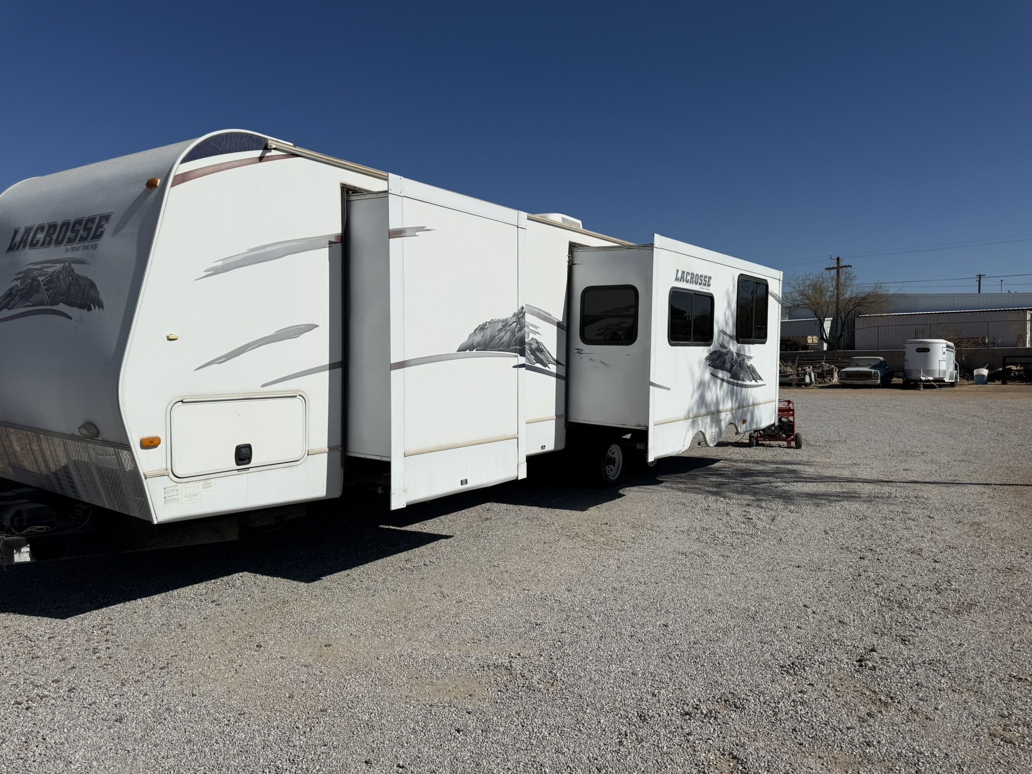 2012 34’ Lacrosse