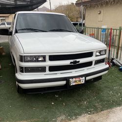 Grill And Headlights 