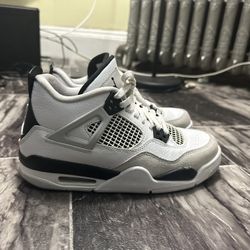 Air Jordans 4 Size 7