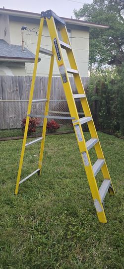 8 Foot Step Ladder