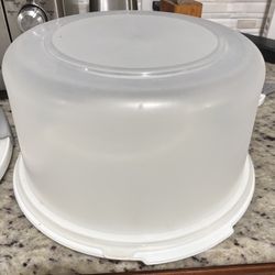 Rubbermaid Cake holder