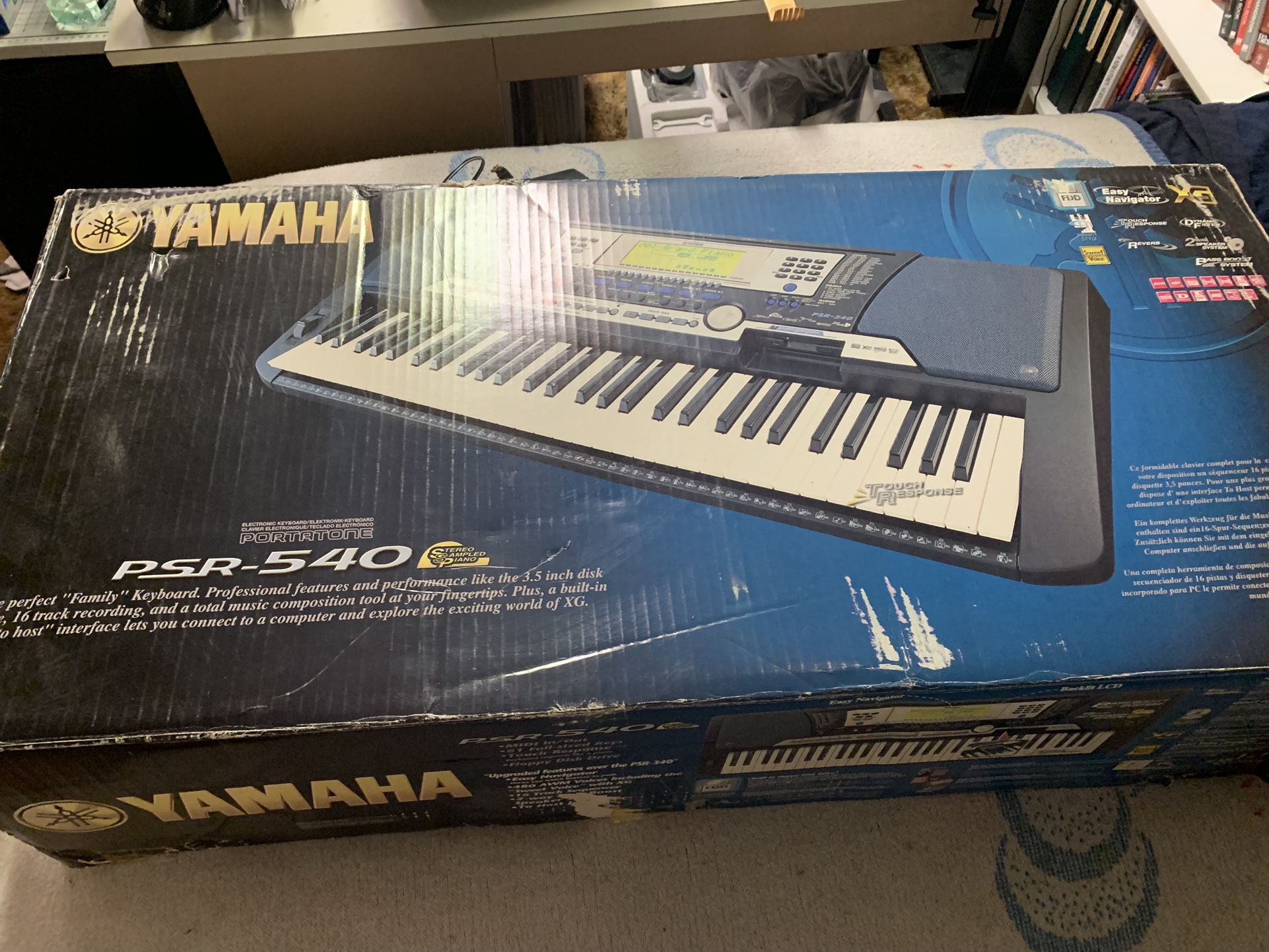 Yamaha PSR 540 Keyboard With Stand And Foot pedal