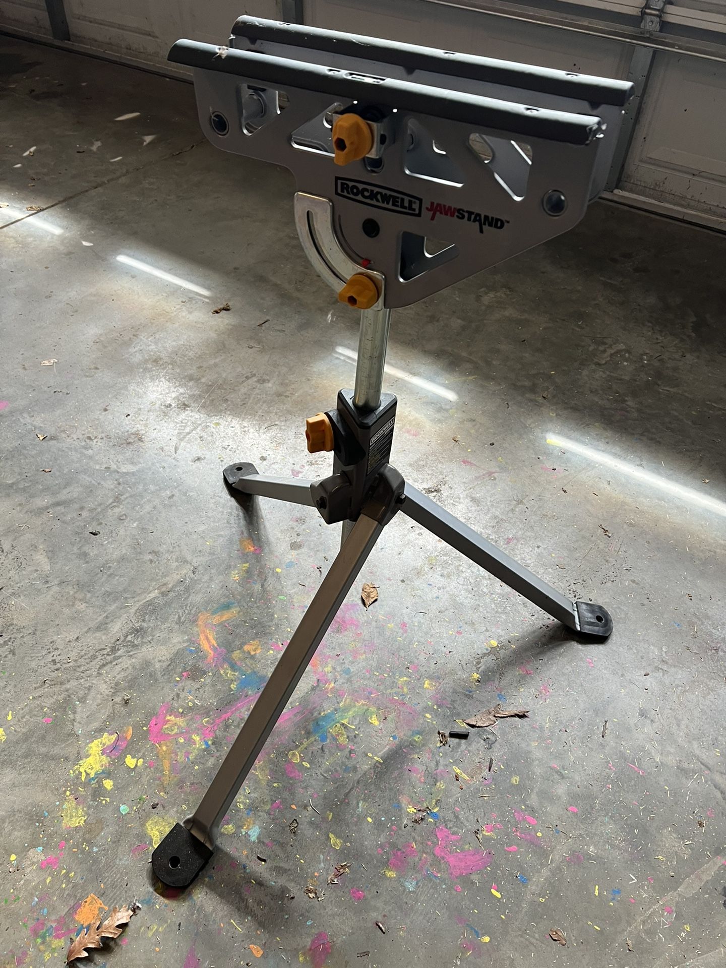 Rockwell Jawstand
