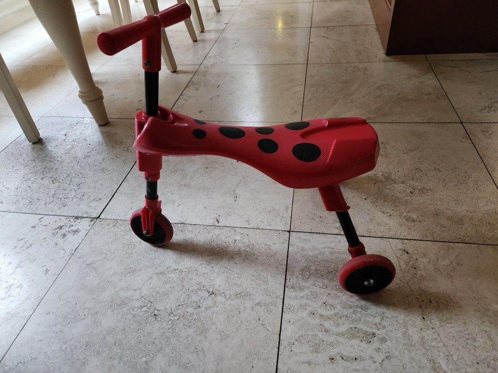 Scuttle Bug Beetle Fold and Go Tricycle