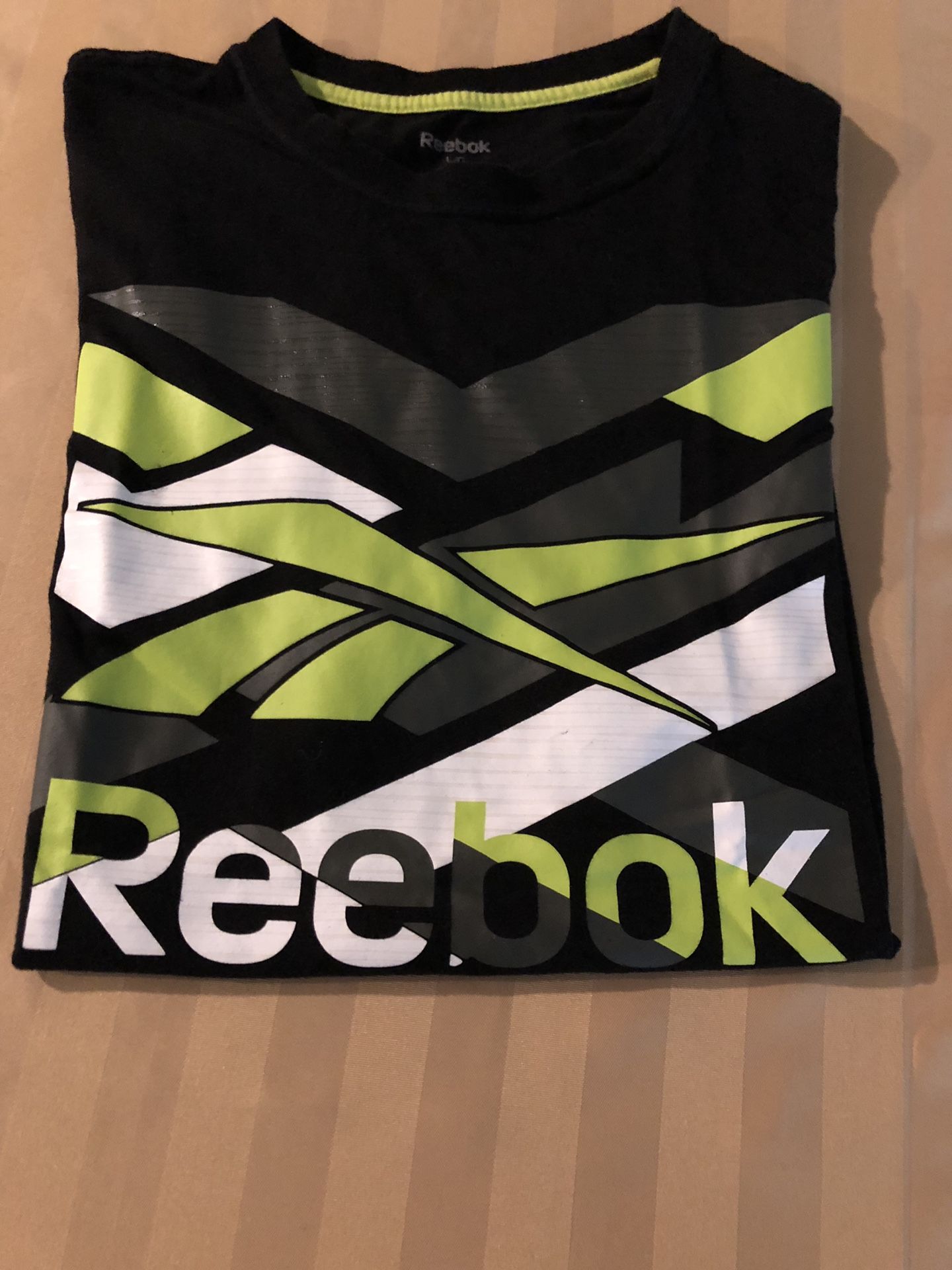 Reebok men’s T-shirt size L brand