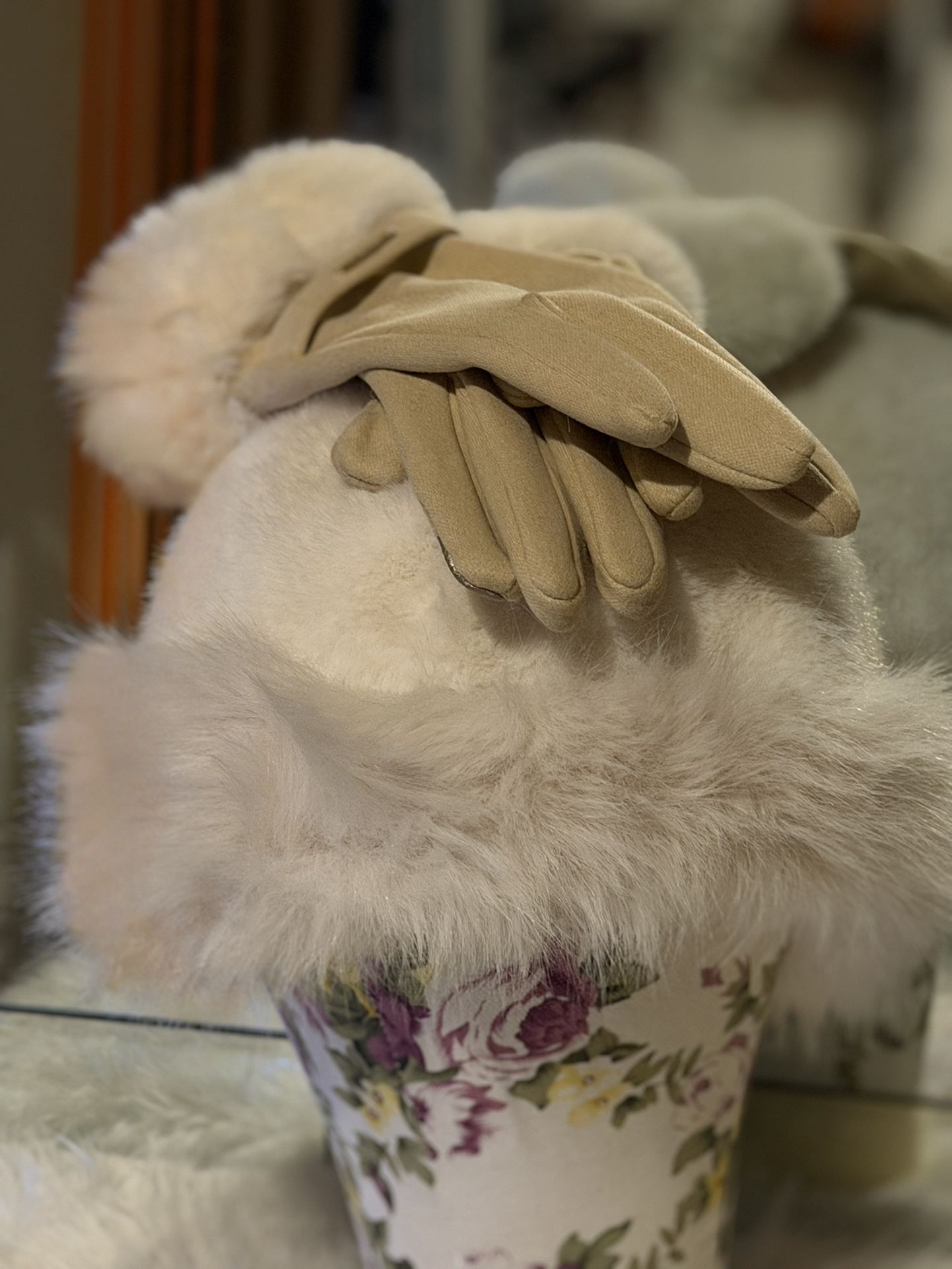 Women's Beige with White faux fur hat with matching gloves