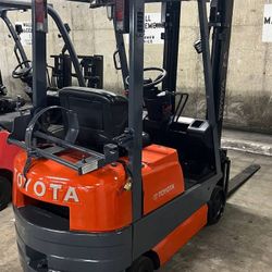 Excellent Toyota forklift, cheap price
