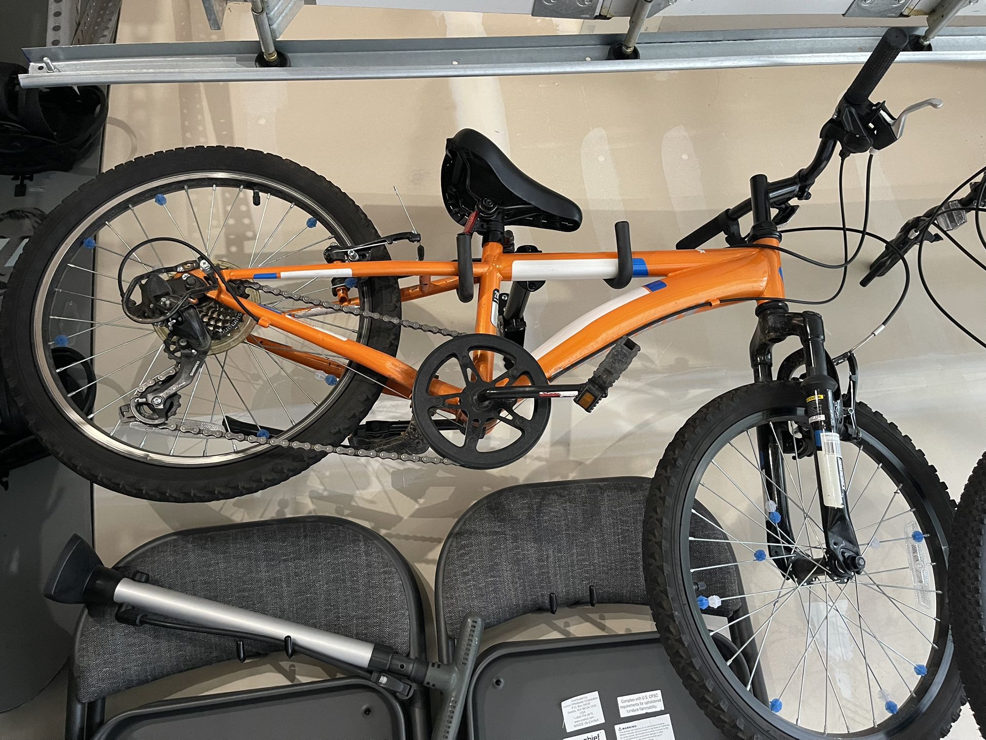 Diamondback Bicycles Cobra 20 Youth 20" Wheel Mountain Bike, Orange