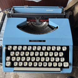Vintage Baby Blue Royal Mariner Typewriter *Read Description First
