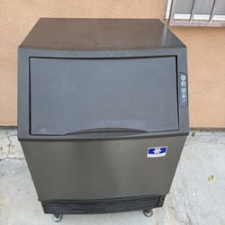 Manitowoc Ice Maker