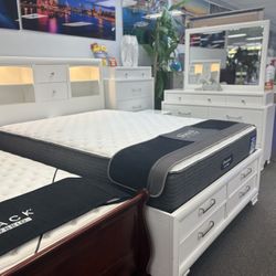 White Bedroom Set 5pc W/ Multiple Storage Drawers  For Sale ( Brand New Furniture)