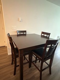 Ashley Dining Table Set