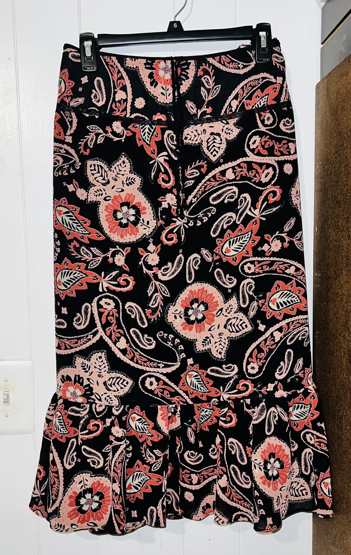 Good Women’s Skirt Size (18-W) Only $10
