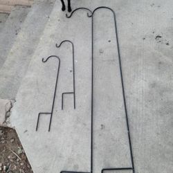 bases to hang plants in your garden