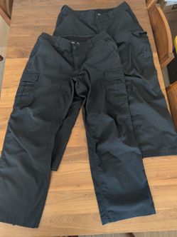 2 Pairs - Under Armour Men's Utility Cargo Pants - Black, 36/30