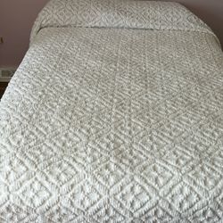 Vintage Chenille Bedspread