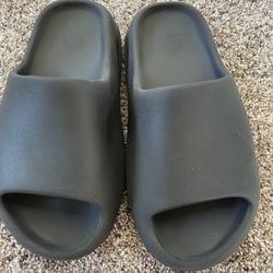Yeezy Slides 