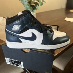 Nike Air Jordan 1 Mid Blue