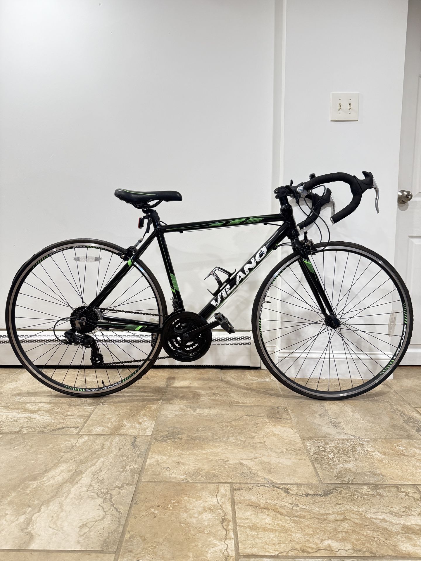 Vilano R2 Aluminum Road Bike 21 Speed /700c /50cm